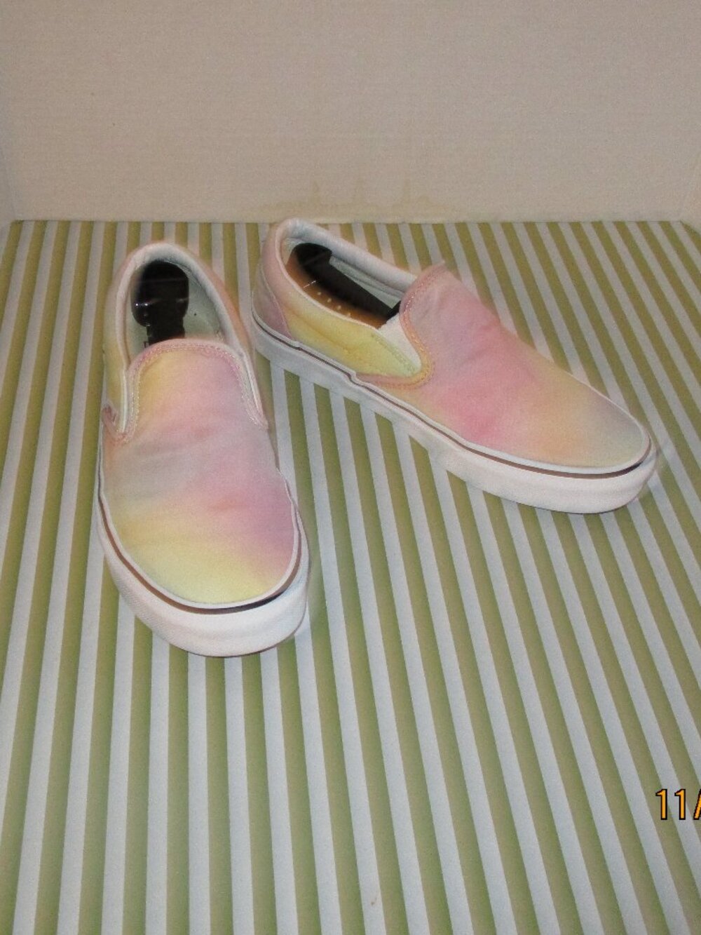 Vans Off the Wall Slip-on Sneakers - Picture 2 of 14